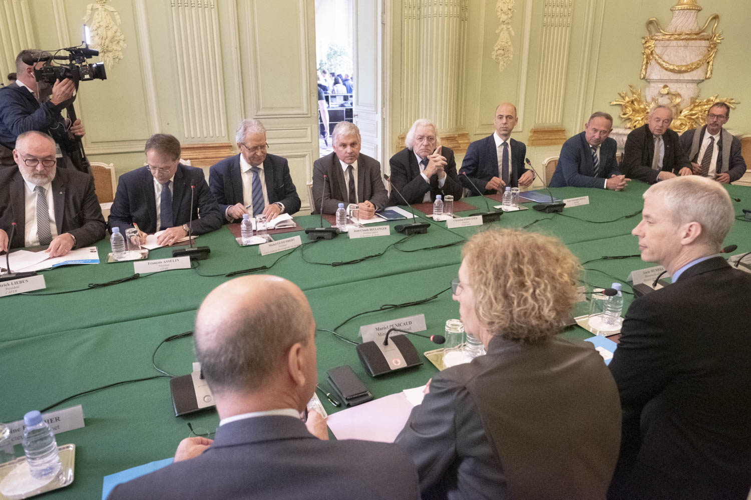Les ministres du Travail, de l'Education nationale et de Culture ont réuni le 18 avril les représentants des filières formant aux métiers de la construction et de la rénovation.