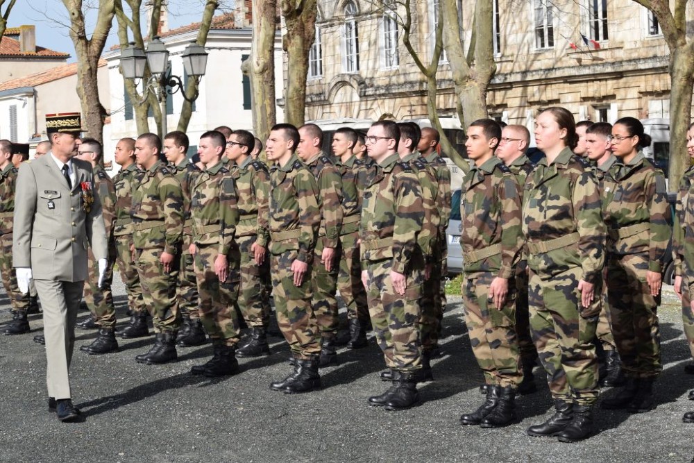 Quel President A Enlever Le Service Militaire