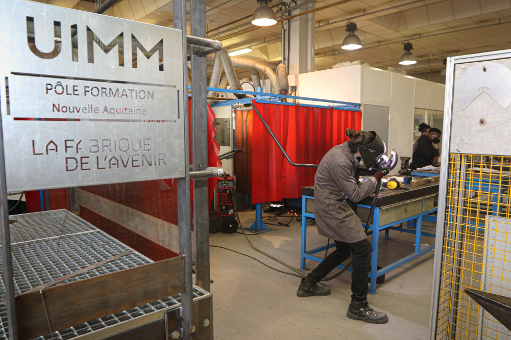 En Charente, l’UIMM veut mettre les techniciens très à l’aise avec la robotique.