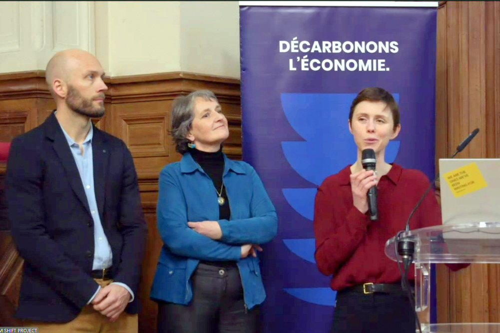Damien Amichaud, chef de projet au Shift Project, Cécile de Calan, ingénieure de projet, et Vinciane Martin, coordinatrice emploi et formation, lors de la présentation du rapport sur la formation des actifs, le 5 mars 2025.