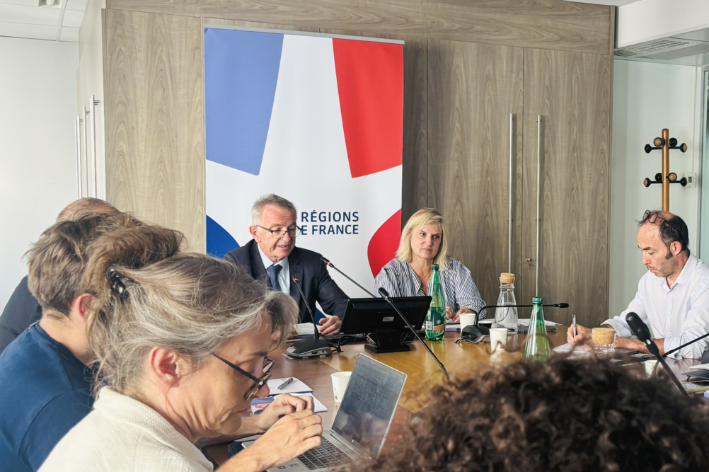 Le 28 août 2025, conférence de presse de rentrée du président de la commission éducation, orientation, formation, emploi de Régions de France, François Bonneau, et de Valérie Debord, présidente déléguée.