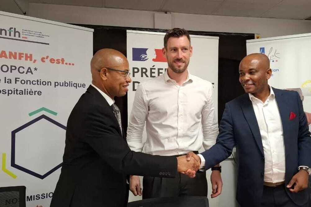 Dhoifiri Darmi (vice président de l'ANFH Océan Indien), Daniel Fermon (secrétaire général de la préfecture de Mayotte) et Ambdilwahedou Soumaïla (maire de Mamoudzou et délégué régional du CNFPT).