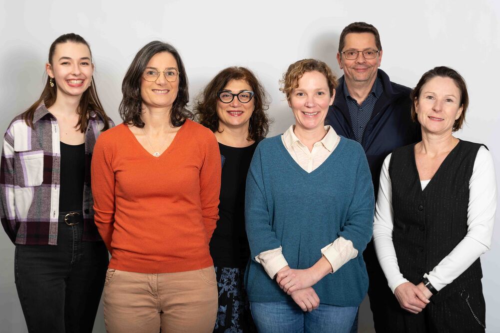 L’équipe de l’association Graine d’autodétermination. Au centre en vert, Jill Boucharé, fondatrice et présidente.