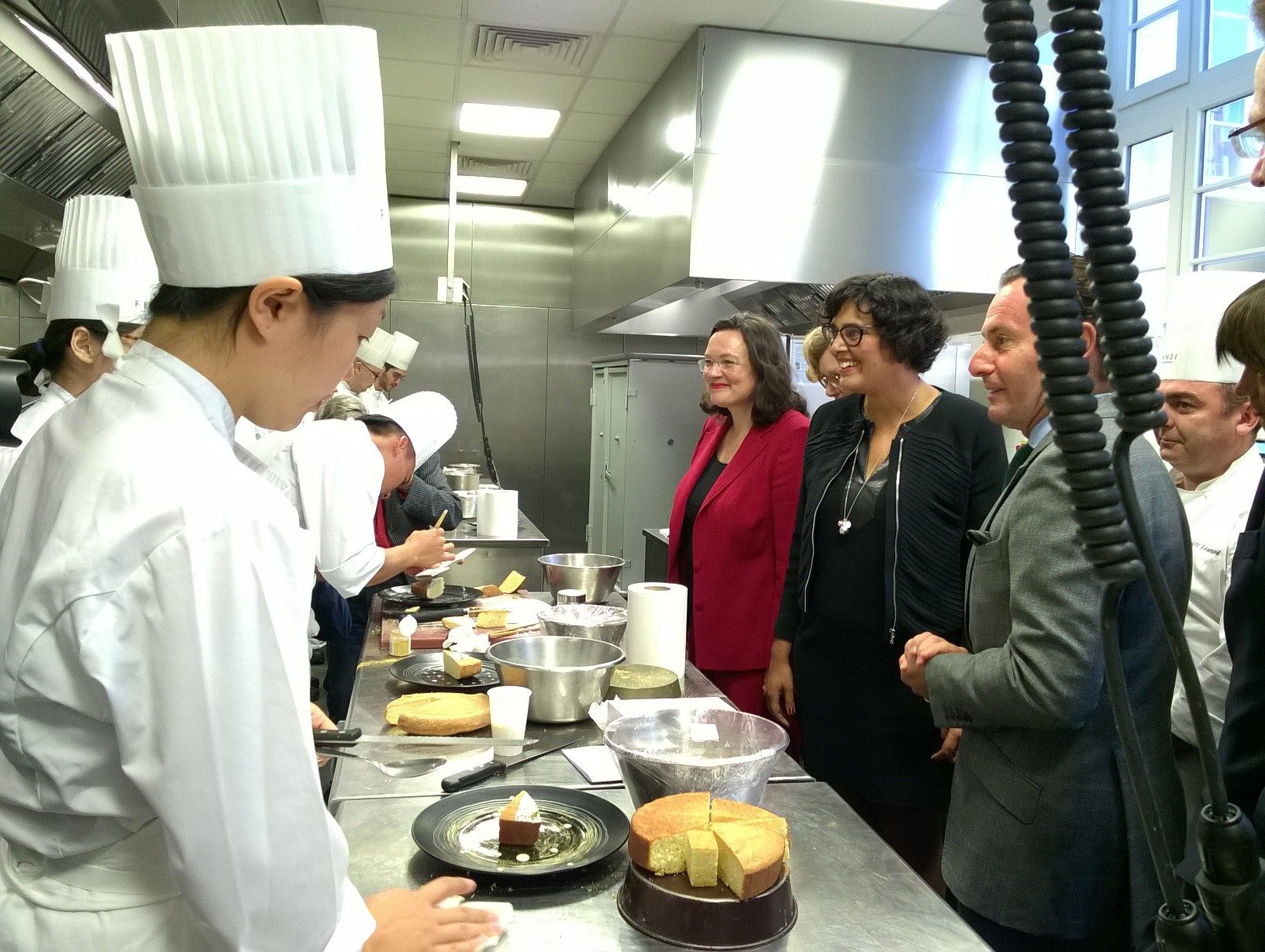 Andrea Nahles, ministre fédérale allemande du Travail et des Affaires sociales, Myriam El Khomri, ministre du Travail, de l'Emloi, de la Formation professionnelle et du Dialogue social, Bruno de Monte, directeur Ferrandi Paris.