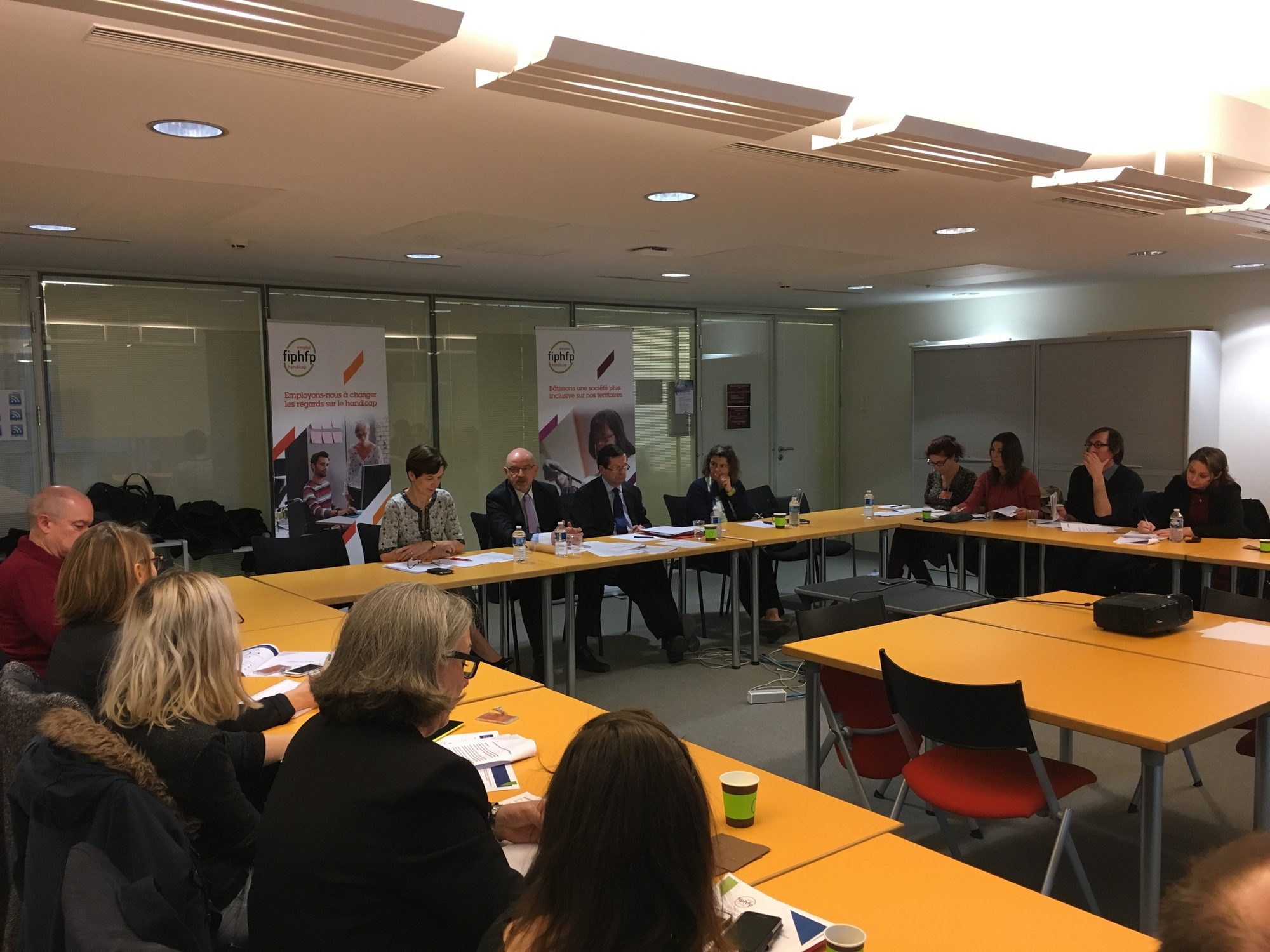 Lors de la conférence de presse du 2 février, Dominique Perriot, président du comité national du FIPHFP, Marc Desjardins, directeur de l’établissement public, Hélène Berenguier, directrice-adjointe, et Christelle de Batz, secrétaire générale.