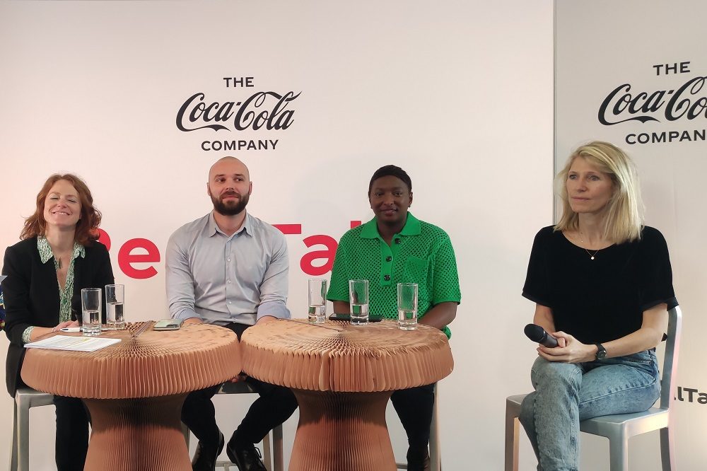 Photo de Claire Revenu, directrice générale Jeux olympiques et paralympiques de Paris 2024 pour Coca-Cola, Bertrand Chédé, directeur de Sport dans la ville Île-de-France, Hawa Dramé, présidente fondatrice de Time2start, Marie Barsacq, directrice exécutive impact et héritage de Paris 2024, le 25 avril 2023 au HubLab (Paris 8e)