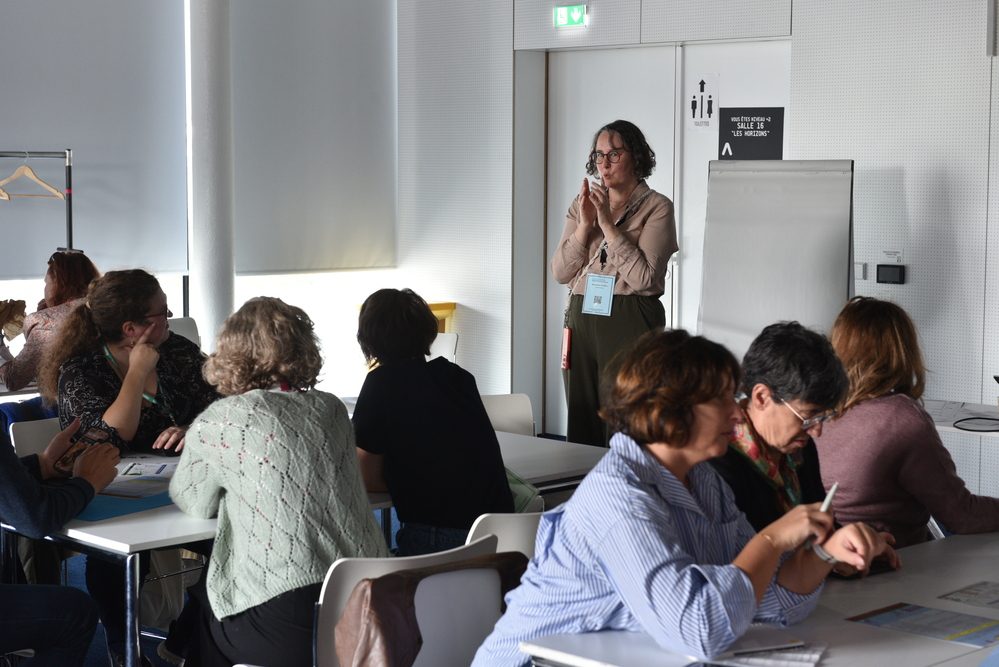 Au Learning Show 2025 de Rennes (13-14 octobre), les participants d’un atelier ont dû concevoir la trame d’une activité pédagogique virtuelle afin de sensibiliser les apprenants à la question de la RSE.