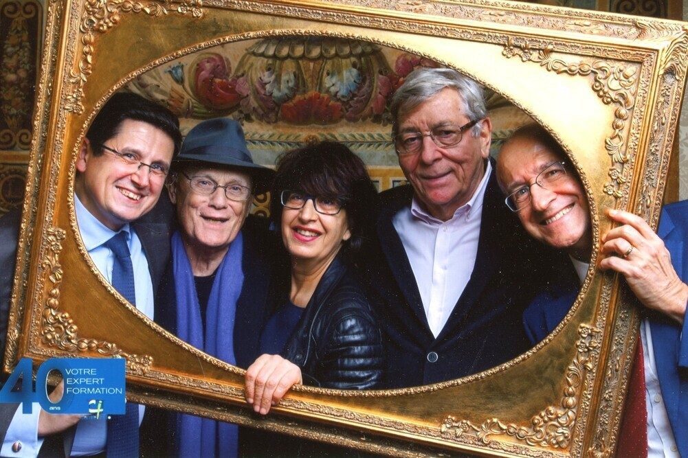 Joël Ruiz, Jean-François Nallet (mort en décembre 2022), Michèle Boumendil, Jean-Marie Luttringer et Jean-Philippe Cépède, réunis ici à l’occasion de la célébration de 40 ans de Centre Inffo, dans les salons du Sénat, en 2016.
